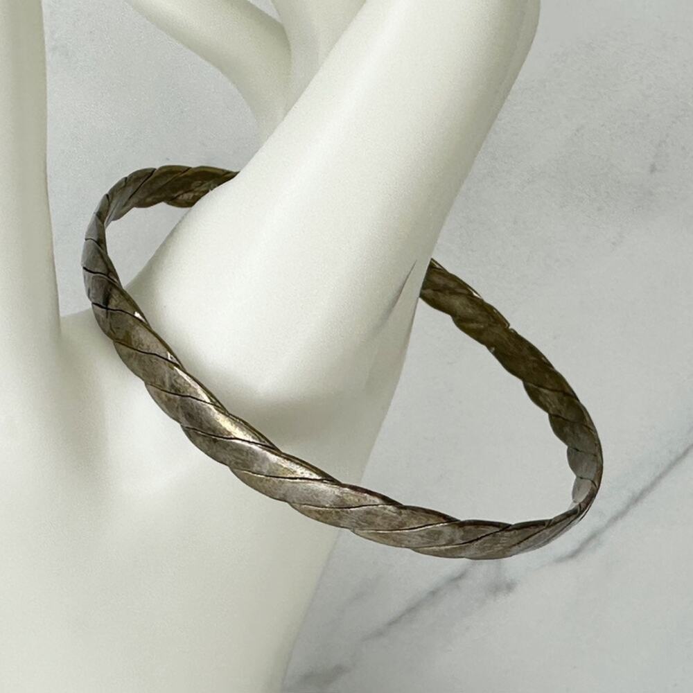 Vintage Silver Tone Flat Braided Bangle Bracelet Twisted Ribbon Minimalist ✨